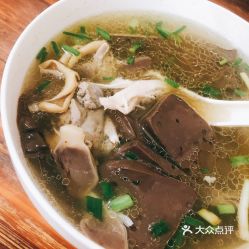南京鄉(xiāng)村老雞湯面館的小雜湯 一碗暖心的地道風(fēng)味